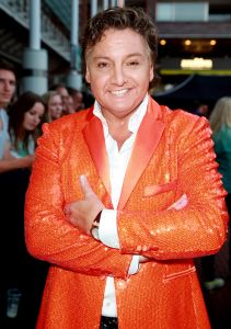 11-06-2014 SHOWBIZZ; TROS MUZIEKFEEST OP HET PLEIN IN AMSTELVEEN. Het was een grote verrassing voor iedereen dat JOHNNY DE MOL JR. kwam optreden met Jan Smit. Johnny kreeg van Jan na het optreden een Gouden Award uitgereikt voor hun gezamenlijk WK hit.
foto: Albert den Iseger