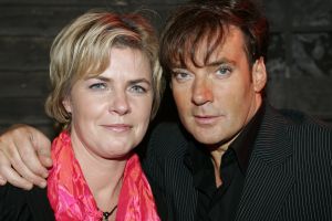 06-12-2004 SHOWBIZZ GERARD JOLING IN AHOY; ONLY JOLING LIFE IN AHOY ROTTERDAM GASTEN EN GENODIGDEN OP DE PARTY AFTER.
FOTO; ALBERT DEN ISEGER