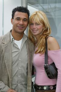 04-06-2022 SHOWBIZZ;ESTELLE CRUIJFF IS STIL ZOEKENDE OP IBIZA.Vandaag op de PRIVE pagina Estelle Cruijff.Zij is nog steeds zoekende naar het grote geld, mooie man of levensgenieter.Estelle is vaak op Ibiza te vinden in de buurt van de luxe jachthaven waar ze woont.Nog steeds single net als haar ex man Ruud Gullit.Hier een foto uit 2005 in de betere en gelukkiger tijden.
foto; Albert den Iseger.