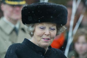 02-03-2005 KONINKLIJK HUIS; BEATRIX OP BEZOEK IN  ANNA POLOWMA OM BEELD TE ONTHULLEN EN OM  IN BREEZAND VOORJAARS BLOEMEN TENTOONSTELLING TE OPENEN.
FOTO; ALBERT DEN ISEGER