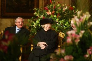 02-03-2005 KONINKLIJK HUIS; BEATRIX OP BEZOEK IN  ANNA POLOWMA OM BEELD TE ONTHULLEN EN OM  IN BREEZAND VOORJAARS BLOEMEN TENTOONSTELLING TE OPENEN.
FOTO; ALBERT DEN ISEGER