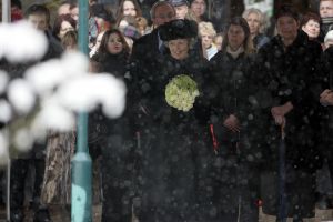 02-03-2005 KONINKLIJK HUIS; BEATRIX OP BEZOEK IN  ANNA POLOWMA OM BEELD TE ONTHULLEN EN OM  IN BREEZAND VOORJAARS BLOEMEN TENTOONSTELLING TE OPENEN.
FOTO; ALBERT DEN ISEGER