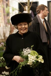 02-03-2005 KONINKLIJK HUIS; BEATRIX OP BEZOEK IN  ANNA POLOWMA OM BEELD TE ONTHULLEN EN OM  IN BREEZAND VOORJAARS BLOEMEN TENTOONSTELLING TE OPENEN.
FOTO; ALBERT DEN ISEGER