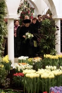 02-03-2005 KONINKLIJK HUIS; BEATRIX OP BEZOEK IN  ANNA POLOWMA OM BEELD TE ONTHULLEN EN OM  IN BREEZAND VOORJAARS BLOEMEN TENTOONSTELLING TE OPENEN.
FOTO; ALBERT DEN ISEGER