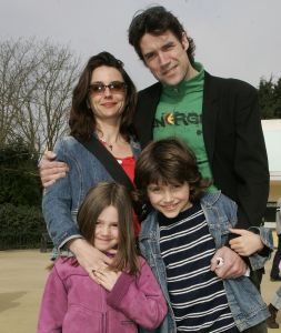 25-03-2005 SHOWBIZZ; VIP DAG IN WALIBI WORLD TE BIDDINGHUIZEN. VELE BN ers WAREN AANWEZIG OP DE OPENINGSDAG VAN HET VERNIEUWDE WALIBI WORLD. DANIEL BOISSEVAIN EN VROUW EN KINDEREN
FOTO\'S ALBERT DEN ISEGER