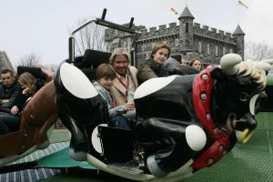 25-03-2005 SHOWBIZZ; VIP DAG IN WALIBI WORLD TE BIDDINGHUIZEN. VELE BN ers WAREN AANWEZIG OP DE OPENINGSDAG VAN HET VERNIEUWDE WALIBI WORLD. FAMILIE DRIES ROELVINK IN EEN ATRACTIE
FOTO\'S ALBERT DEN ISEGER