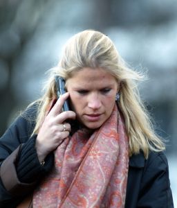 02-04-2003 ACTUEEL;EMILY BREMERS IN VERWACHTING EN OP WEG NAAR DOKTER.
FOTO;ALBERT DEN ISEGER
