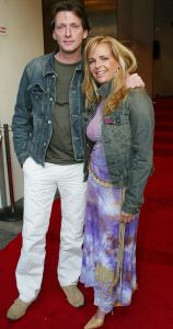 09-05-2003 SHOWBIZZ; PREMIERE VAN TONEELSTUK ONZE JEUGD IN ROTTERDAM. PRODUCTIE VAN RICK ENGELKES MET KATJA SCHUURMAN-JOHNNY DE MOL EN TEUN KUILBOER.
FOTO;ALBERT DEN ISEGER