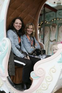 25-03-2005 SHOWBIZZ; VIP DAG IN WALIBI WORLD TE BIDDINGHUIZEN. VELE BN ers WAREN AANWEZIG OP DE OPENINGSDAG VAN HET VERNIEUWDE WALIBI WORLD. ESTHER DULLER EN VROUW VAN HENK JAN SMIS
FOTO\'S ALBERT DEN ISEGER