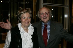 12-03-2005 SHOWBIZZ; MART VISSER HAUTECOUTURE  COLLECTIE ZOMER 2005 SHOW IN HET HILTON AMSTERDAM. FERRY HOOGENDIJK MET VROUW
FOTO; ALBERT DEN ISEGER