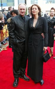 05-04-2004 SHOWBIZZ; PREMIERE VAN MUSICAL LION KING TE SCHEVENINGEN. MICKY HOOGENDIJK EN HENK POORT
FOTO; ALBERT DEN ISEGER.