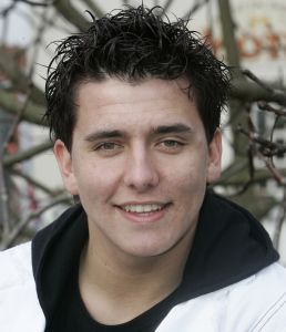 21-03-2005 SHOWBIZZ; JAN SMIT EN VOLENDAM  ZIJN ER KLAAR VOOR OM TE KIJKEN NAAR  GEWOON JAN SMIT . DE REALITYSOAP IS VANAF 25 MAART TE ZIEN.
FOTO; ALBERT DEN ISEGER