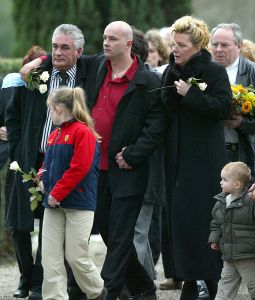 05-02-2004 SHOWBIZZ; BEGRAFENIS VAN DEBORA DOCHTER VAN HANNY.
FOTO;ALBERT DEN ISEGER