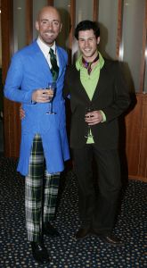 13-03-2005 SHOWBIZZ; PAUL SCHULTEN HAUTE COUTURE ZOMER COLLECTIE SHOW 2005 IN OKURA AMSTERDAM. MAIK DE BOER EN VRIEND
FOTO; ALBERT DEN ISEGER
