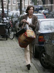 04-02-2005 KONINKLIJK HUIS; MARILENE GAAT OP HAAR VERJAARDAG BOODSCHAPPEN DOEN MET HAAR KINDEREN.
FOTO; ALBERT DEN ISEGER.