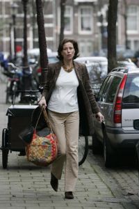 04-02-2005 KONINKLIJK HUIS; MARILENE GAAT OP HAAR VERJAARDAG BOODSCHAPPEN DOEN MET HAAR KINDEREN.
FOTO; ALBERT DEN ISEGER.