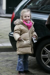 04-02-2005 KONINKLIJK HUIS; MARILENE GAAT OP HAAR VERJAARDAG BOODSCHAPPEN DOEN MET HAAR KINDEREN.
FOTO; ALBERT DEN ISEGER.