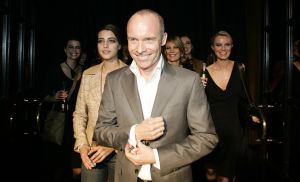 12-03-2005 SHOWBIZZ; MART VISSER HAUTECOUTURE  COLLECTIE ZOMER 2005 SHOW IN HET HILTON AMSTERDAM. MART VISSER EN ZIJN MODELLEN
FOTO; ALBERT DEN ISEGER
