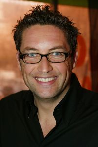 17-04-2002 SHOWBIZZ; MATTHIAS SCHOLTEN OPENT THE BAR IN ROTTERDAM.
FOTO; ALBERT DEN ISEGER