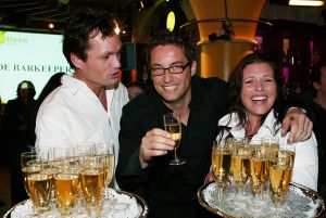 17-04-2002 SHOWBIZZ; MATTHIAS SCHOLTEN OPENT THE BAR IN ROTTERDAM.
FOTO; ALBERT DEN ISEGER