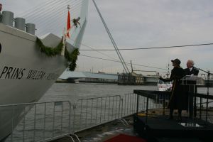 06-02-2003 KONINKLIJK HUIS: MAXIMA DOOPT SCHIP IN ROTTERDAM MET DE NAAM  PRINS WILLEM ALEXANDER.
FORO;ALBERT DEN ISEGER