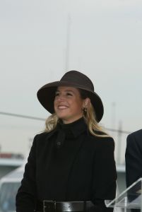 06-02-2003 KONINKLIJK HUIS: MAXIMA DOOPT SCHIP IN ROTTERDAM MET DE NAAM  PRINS WILLEM ALEXANDER.
FORO;ALBERT DEN ISEGER