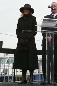 06-02-2003 KONINKLIJK HUIS: MAXIMA DOOPT SCHIP IN ROTTERDAM MET DE NAAM  PRINS WILLEM ALEXANDER.
FORO;ALBERT DEN ISEGER
