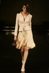 12-03-2005 SHOWBIZZ; MART VISSER HAUTECOUTURE  COLLECTIE ZOMER 2005 SHOW IN HET HILTON AMSTERDAM. 
FOTO; ALBERT DEN ISEGER