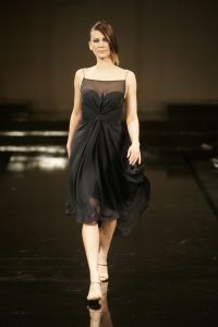 12-03-2005 SHOWBIZZ; MART VISSER HAUTECOUTURE  COLLECTIE ZOMER 2005 SHOW IN HET HILTON AMSTERDAM. 
FOTO; ALBERT DEN ISEGER
