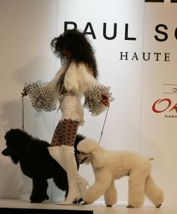 13-03-2005 SHOWBIZZ; PAUL SCHULTEN HAUTE COUTURE ZOMER COLLECTIE SHOW 2005 IN OKURA AMSTERDAM.
FOTO; ALBERT DEN ISEGER