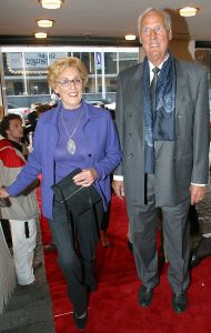 09-05-2003 SHOWBIZZ; PREMIERE VAN TONEELSTUK ONZE JEUGD IN ROTTERDAM. PRODUCTIE VAN RICK ENGELKES MET KATJA SCHUURMAN-JOHNNY DE MOL EN TEUN KUILBOER.
FOTO;ALBERT DEN ISEGER