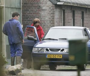 20-03-2005 SHOWBIZZ; BOER ZOEKT VROUW PROGRAMMA VAN DE KRO EN YVONNE JASPERS.BOER PETER VERZWEEG ZIJN AL EERDERE VRIENDIN, PAPARAZZI FOTO S BEWEZEN HET TEGENDEEL.BOER PETER MET VRIENDIN
FOTO\'; ALBERT DEN ISEGER