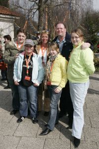 25-03-2005 SHOWBIZZ; VIP DAG IN WALIBI WORLD TE BIDDINGHUIZEN. VELE BN ers WAREN AANWEZIG OP DE OPENINGSDAG VAN HET VERNIEUWDE WALIBI WORLD.RAYMOND VAN BARNEVELD EN FAMILIE
FOTO\'S ALBERT DEN ISEGER