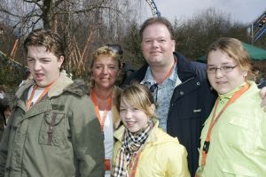 25-03-2005 SHOWBIZZ; VIP DAG IN WALIBI WORLD TE BIDDINGHUIZEN. VELE BN ers WAREN AANWEZIG OP DE OPENINGSDAG VAN HET VERNIEUWDE WALIBI WORLD.BARNEY OF RAYMOND VAN BARNEVELD
FOTO\'S ALBERT DEN ISEGER