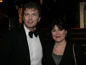 08-03-2005 SHOWBIZZ; 10 JAAR SBS6  FEEST IN DE BEURS VAN BERLAGE TE AMSTERDAM. VELE PROMINENTEN EN MEDEWERKERS VAN SBS 6 WAREN AANWEZIG.FOTO; ROBERT TEN BRINK EN VROUW ROSE 
FOTO: ALBERT DEN ISEGER.