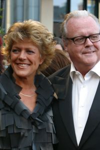 05-04-2004 SHOWBIZZ; PREMIERE VAN MUSICAL LION KING TE SCHEVENINGEN.  SIMONE KLEINSMA EN GUUS VERSTRAETE
FOTO; ALBERT DEN ISEGER.