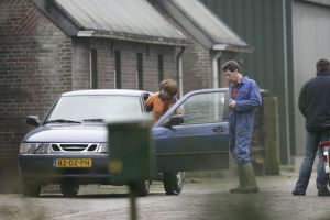 20-03-2005 SHOWBIZZ; BOER ZOEKT VROUW PROGRAMMA VAN DE KRO EN YVONNE JASPERS.BOER PETER VERZWEEG ZIJN AL EERDERE VRIENDIN, PAPARAZZI FOTO S BEWEZEN HET TEGENDEEL.
FOTO\'; ALBERT DEN ISEGER