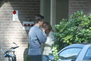 04-10-2004 SHOWBIZZ; SYLVIE MEIS EN RAFAEL V.D.VAART THUIS IN BEVERWIJK.
FOTO; ALBERT DEN ISEGER