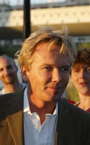 04-09-2002 SHOWBIZZ; PREMIERE VAN DE FILM OESTERS VAN NAMKEE AMSTERDAM. Vele gasten waren aanwezig op de premiere van deze film.foto;Tom Egberts 
Foto: Albert den Iseger