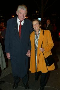 04-10-2003 SHOWBIZZ; PREMIERE VAN BEJART LAUSANNE BALLET IN CARRE AMSTERDAM. FOTO DHR. WIM KOK EN ZIJN VROUW
FOTO; ALBERT DEN ISEGER