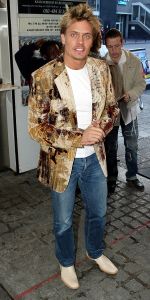 09-05-2003 SHOWBIZZ; PREMIERE VAN TONEELSTUK ONZE JEUGD IN ROTTERDAM. PRODUCTIE VAN RICK ENGELKES MET KATJA SCHUURMAN-JOHNNY DE MOL EN TEUN KUILBOER.
FOTO;ALBERT DEN ISEGER