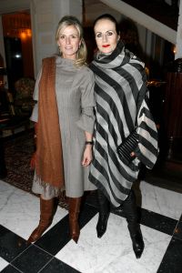 14-03-2006 SHOWBIZZ; FRANS MOLENAAR PRESENTEERDE IN HET AMSTEL HOTEL ZIJN ZOMERCOLLECTIE 2006. De champagne vloeide rijkelijk, de modellen showde weer prachtige opmerkelijke creaties van Frans zijn hand en na de show ontbrak de traditie niet het overheerlijke bitterballetje. 
foto: Albert den Iseger.
