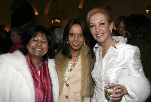 14-03-2006 SHOWBIZZ; FRANS MOLENAAR PRESENTEERDE IN HET AMSTEL HOTEL ZIJN ZOMERCOLLECTIE 2006. De champagne vloeide rijkelijk, de modellen showde weer prachtige opmerkelijke creaties van Frans zijn hand en na de show ontbrak de traditie niet het overheerlijke bitterballetje. 
foto: Albert den Iseger.