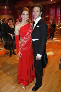 26-03-2006 SHOWBIZZ; DANCING WITH THE STARS 2006  IS WEER BEGONNEN. Het kijkcijver canon van RTL 4 is op 25 maart weer van start gegaan.Deelnemers v.l.n.r. zijn John de Wolf met Roemjana de Haan, Frits Sissing met Julie Fryer, Like van Lexmond met Remco Bastiaansen, Barbara de Loor met Marcus van Teijlingen, presentatoren Ron Brandsteder en Sylvana Simons. Maik de Boer met Charissa van Dipte, Myrna Goossen met Koen Jan Willem Brouwers, Winston Post met Euvgenia Parakhina en Edisillia Rombley met Peter Bosveld.
Foto; Albert den Iseger