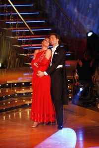 26-03-2006 SHOWBIZZ; DANCING WITH THE STARS 2006 IS WEER BEGONNEN. Het kijkcijver canon van RTL 4 is op 25 maart weer van start gegaan.Deelnemers v.l.n.r. zijn John de Wolf met Roemjana de Haan, Frits Sissing met Julie Fryer, Like van Lexmond met Remco Bastiaansen, Barbara de Loor met Marcus van Teijlingen, presentatoren Ron Brandsteder en Sylvana Simons. Maik de Boer met Charissa van Dipte, Myrna Goossen met Koen Jan Willem Brouwers, Winston Post met Euvgenia Parakhina en Edisillia Rombley met Peter Bosveld. 
Foto; Albert den Iseger