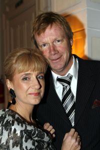 14-03-2006 SHOWBIZZ; FRANS MOLENAAR PRESENTEERDE IN HET AMSTEL HOTEL ZIJN ZOMERCOLLECTIE 2006. De champagne vloeide rijkelijk, de modellen showde weer prachtige opmerkelijke creaties van Frans zijn hand en na de show ontbrak de traditie niet het overheerlijke bitterballetje. 
foto: Albert den Iseger.