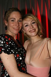 08-03-2006 SHOWBIZZ; PREMIERE VAN DE FILM -  IK OMHELS JE MET DUIZEND ARMEN IN - PATHE ARENA. Prachtige film van Willem van de Sande Baclhuyzen naar het boek van Ronlad Giphart.Bekend Nederland was weer in grote getalen komen opdraven om te gaan genieten van deze werkelijke prachtige film met oa. Carice van Houten - Tijn Docter - Karina Smulders - Catherine ten Bruggencate- Halina Reijn - Johnny de Mol -Tygo Gernandt - Maaike Neuville - Tjebbo Gerritsma - Jaap Spijkers en  Rick Nicolet. 
foto: Albert den Iseger.