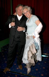 06-03-2006 SHOWBIZZ; RONALD KOLK DE KLEINE MAN MET EEN GROTE SHOW. De voorjaarscollectie was voor de vele Bn ers een complete verrassing.Wat een geweldige show en een overweldige presentatie.Eindelijk een modeshow met daaraan gekoppeld een mooie boodschap. 
foto: Albert den Iseger.