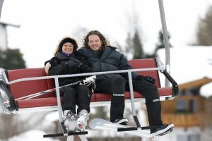 14-03-2006 SHOWBIZZ: TROS MUZIEKSPECTACLE VANUIT DE SNEEUW. Het Oosterrijkse Kirchberg was het decor van alweer een Tros muziekspecial van uit de sneeuw. Met medewerking oa. van Jan Smit-Belle Perez-Thomas Berge_Frans Bauer_Corry Konings en tal van andere Nederlandse sterren was het weer een groots feest. Vanaf woensdag 15 maart op TV. De grootste familie van Nederland deed zijn naam weer eer aan.
foto: Albert den Iseger.