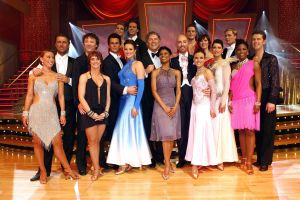 26-03-2006 SHOWBIZZ; DANCING WITH THE STARS 2006  IS WEER BEGONNEN. Het kijkcijver canon van RTL 4 is op 25 maart weer van start gegaan.Deelnemers v.l.n.r. zijn John de Wolf met Roemjana de Haan, Frits Sissing met Julie Fryer, Like van Lexmond met Remco Bastiaansen, Barbara de Loor met Marcus van Teijlingen, presentatoren Ron Brandsteder en Sylvana Simons. Maik de Boer met Charissa van Dipte, Myrna Goossen met Koen Jan Willem Brouwers, Winston Post met Euvgenia Parakhina en Edisillia Rombley met Peter Bosveld.
Foto; Albert den Iseger